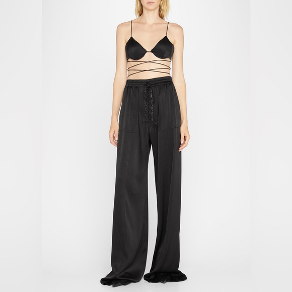 ALEX PERRY
Wrapped Satin Crepe Keyhole Bralette - Picture 2 of 7